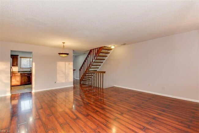 Building Photo - 3764 Chimney Creek Dr