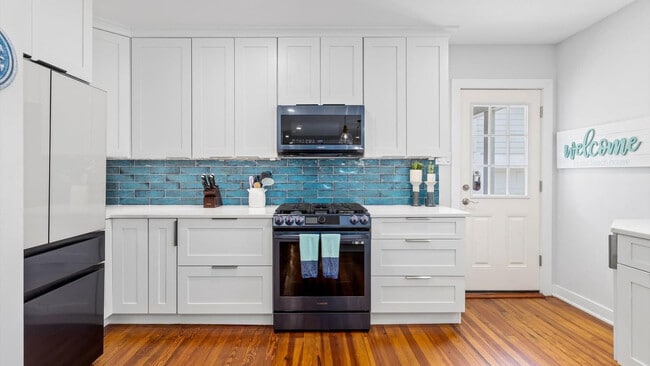 Building Photo - 710 Battersea Rd