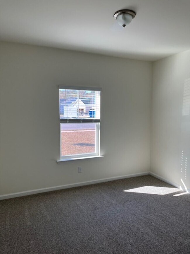 Building Photo - 429 Beecher Dr