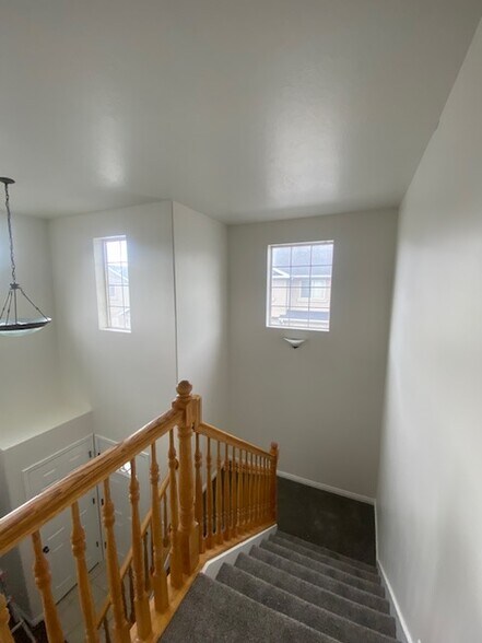 Building Photo - 1297 S 1430 E