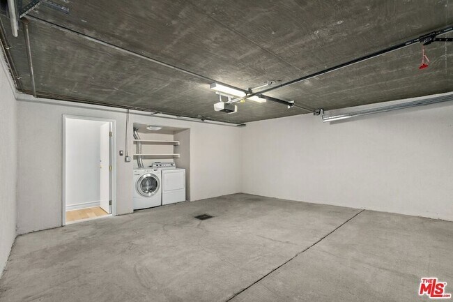 Building Photo - 11723 Mayfield Ave