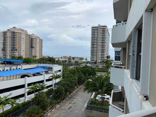 Building Photo - 1965 S Ocean Dr