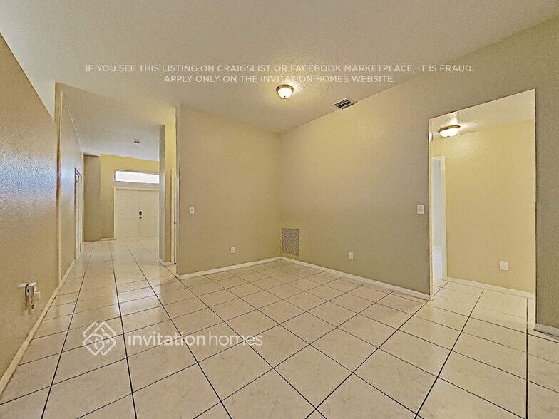 Building Photo - 1422 SW 158th Ave