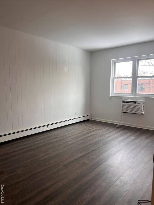 Building Photo - 25-59-59 46th St