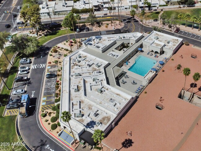 Building Photo - 7820 E Camelback Rd