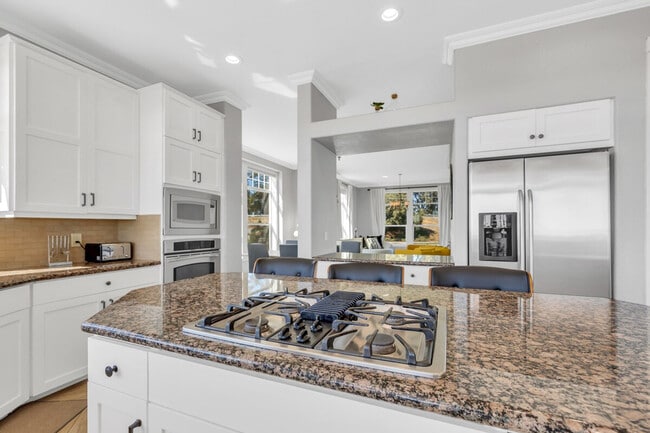 Building Photo - 53953 S River Rd