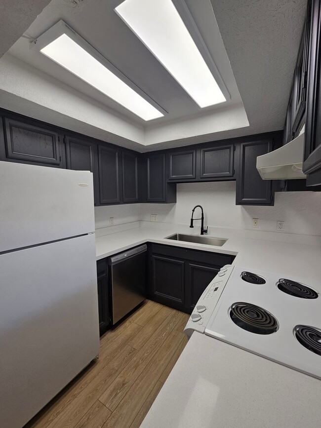 Building Photo - 1 Bedroom Condo - Old Town Scottsdale/ASU ...