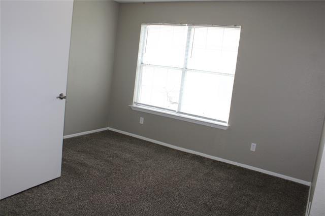 Building Photo - 526 Glen Cove St