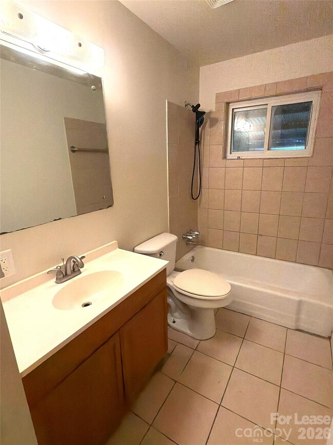 Building Photo - 4410 Brooktree Dr