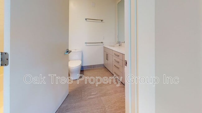 Building Photo - 532 Union St