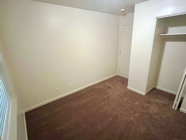 Building Photo - Cully 3 Bedroom Townhome with Hardwoods, Completely Updated, Fully Fenced Yard