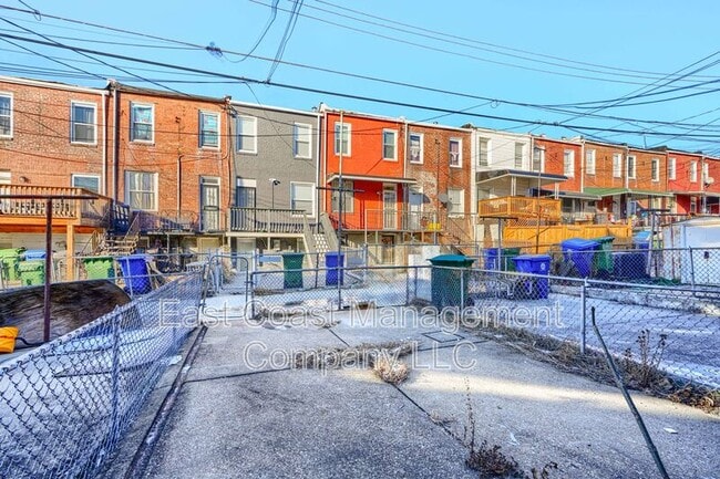 Building Photo - 2706 E Biddle St