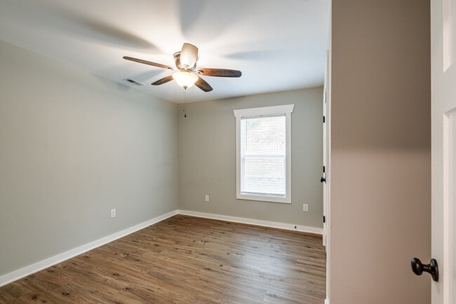 Building Photo - 6258 Campbellsville Pike