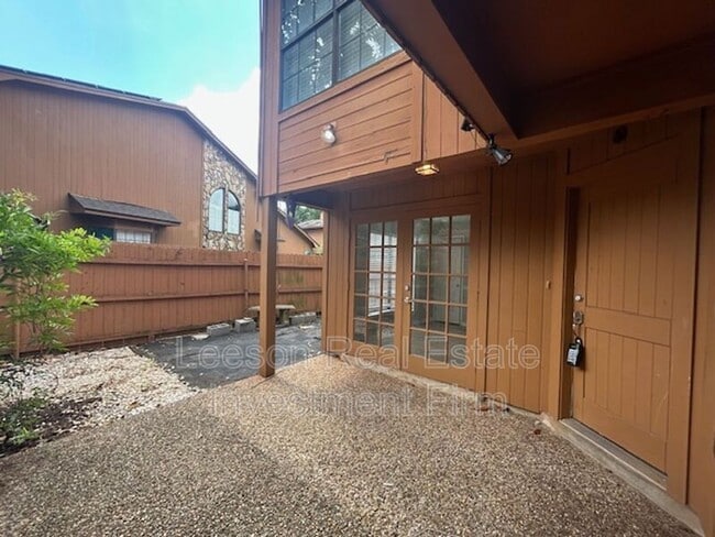 Primary Photo - 3434 Stonebrook Pl