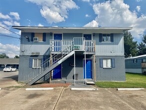 Building Photo - 1005 Spooner St