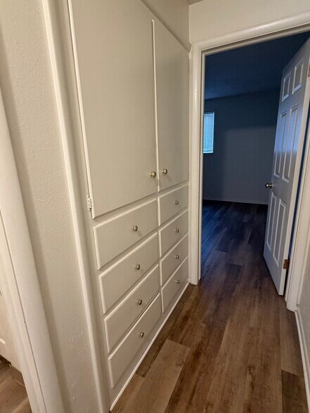 Building Photo - 181 Chase St