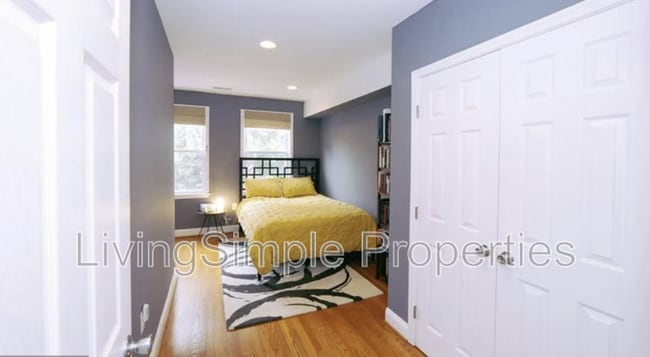 Building Photo - 317 I St NE