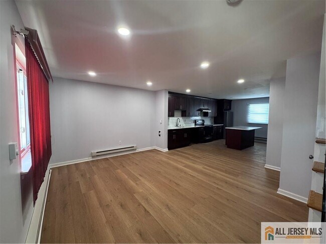 Building Photo - 33 Mercer St