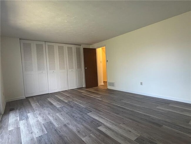 Building Photo - 456 Hunting Creek Rd