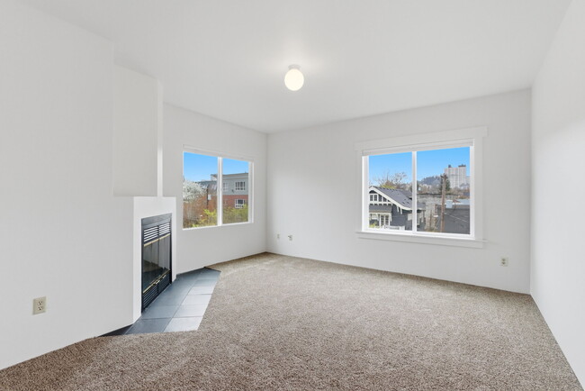 Building Photo - 2275 NW Kearney St