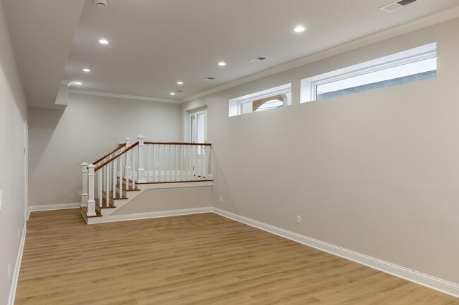 Building Photo - 265 Trunk St NE