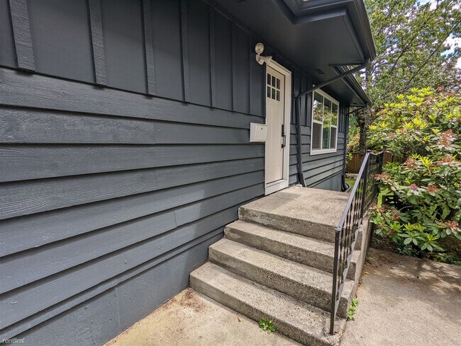 Building Photo - 4 br, 2 bath House - 610 Maywood Lane