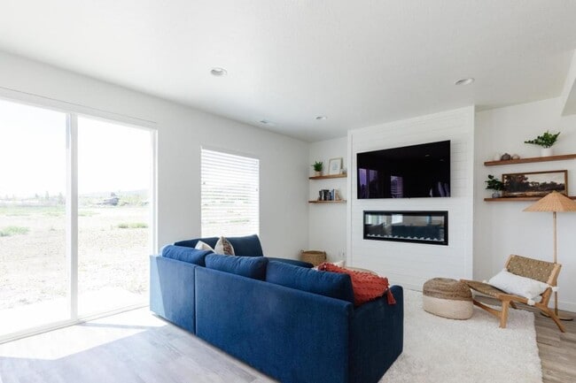 Building Photo - 344 Oregon Trl Dr