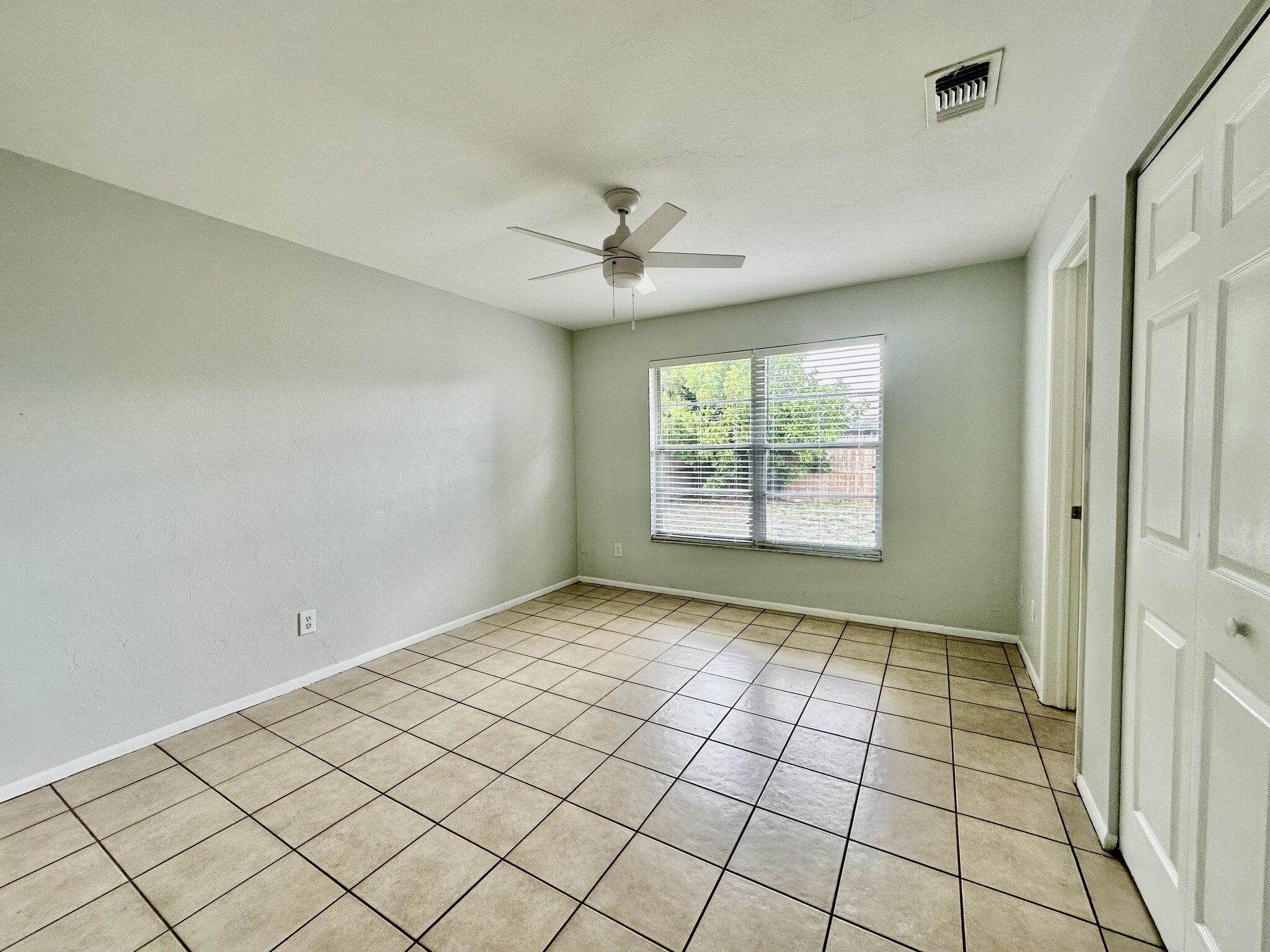 Building Photo - 7433 Pebble Beach Rd