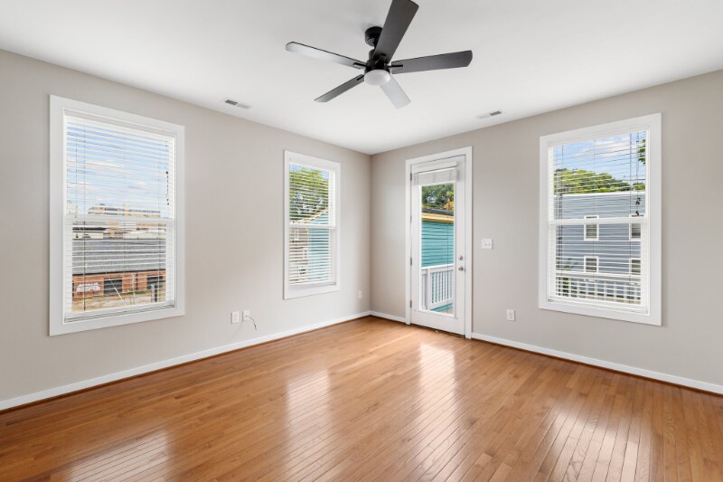 Building Photo - 2102 E Broad St