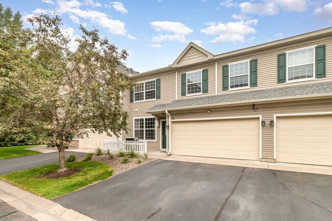 Building Photo - 2 Bed | 2 Bath in The Lakes of Blaine