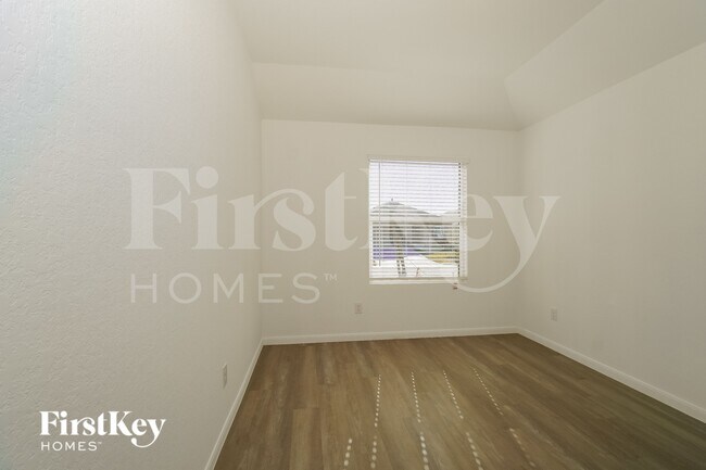 Building Photo - 10639 Erinita Way