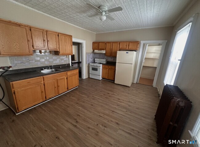 Building Photo - 26-28-28 Lenox St