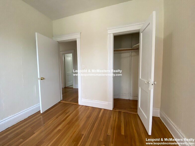 Building Photo - 15 Walbridge St