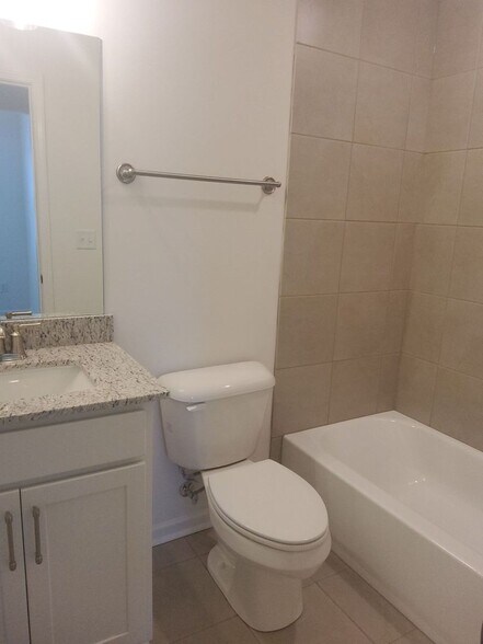 Building Photo - 360 Green Willow Dr