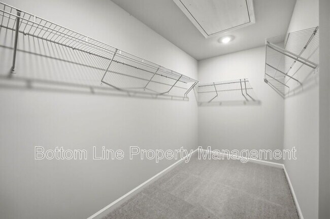 Building Photo - 260 Garden Vine Trl