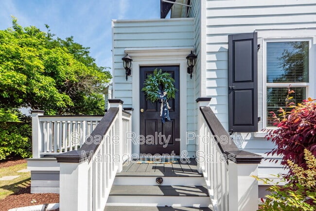 Building Photo - 834 Harbor Pl Dr