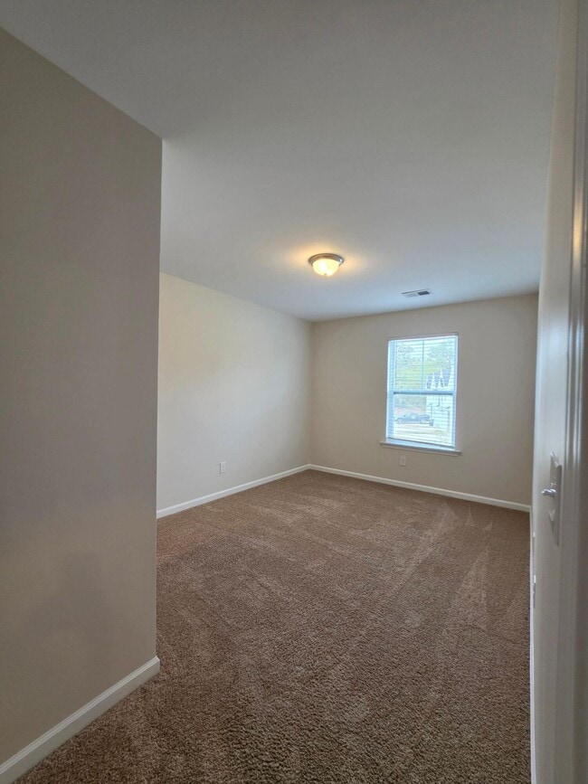 Building Photo - 2969 Old Field Rd