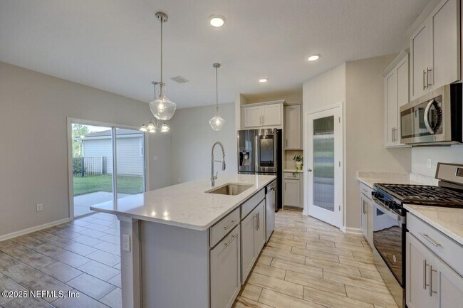 Building Photo - 13623 Holsinger Blvd