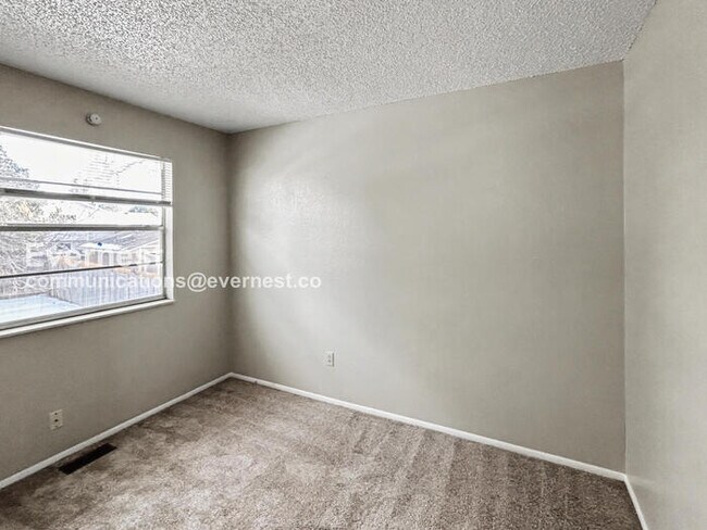 Building Photo - 7380 Colonial Dr