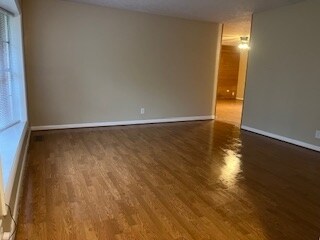 Building Photo - 629 Forest Lake Dr N