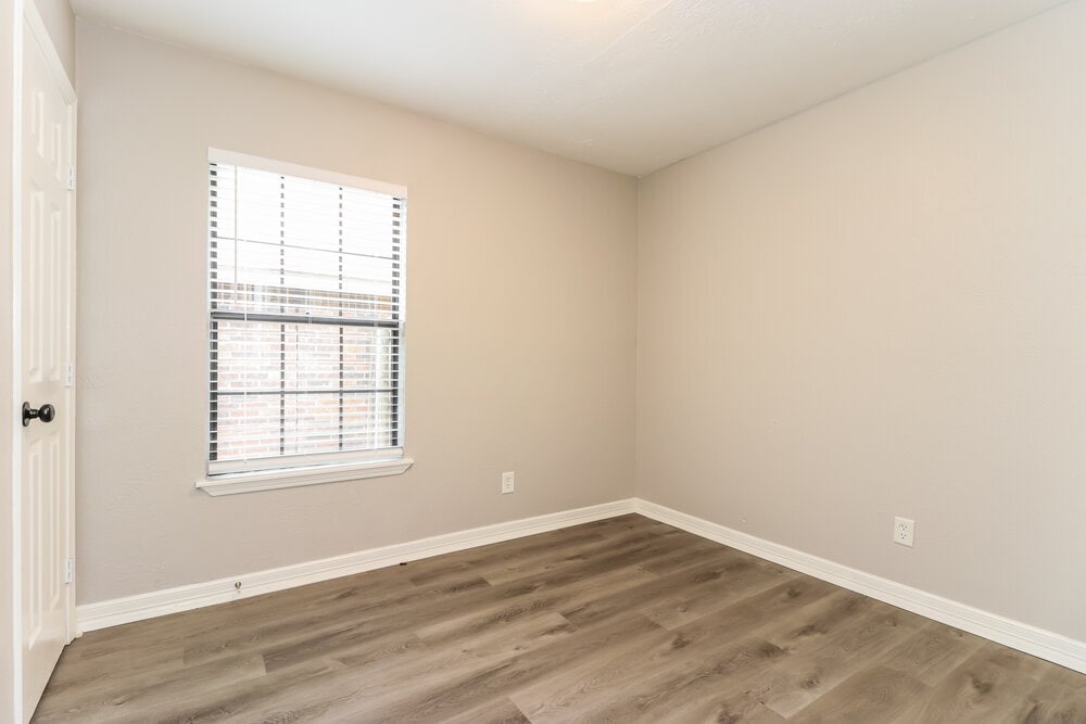 Building Photo - 2321 Clareton Dr