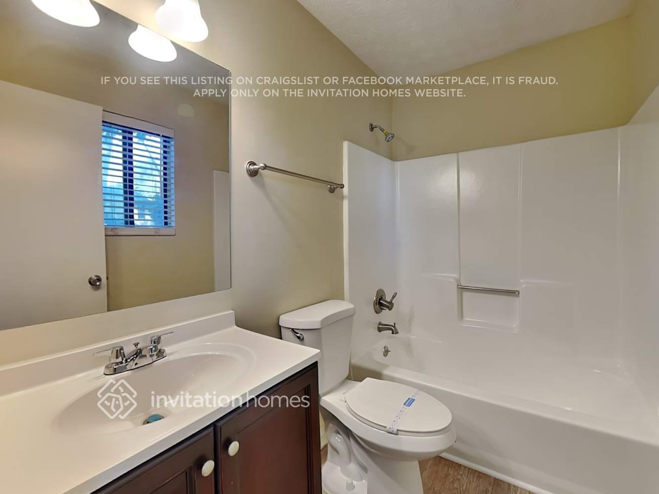 Building Photo - 939 Bermuda Ct
