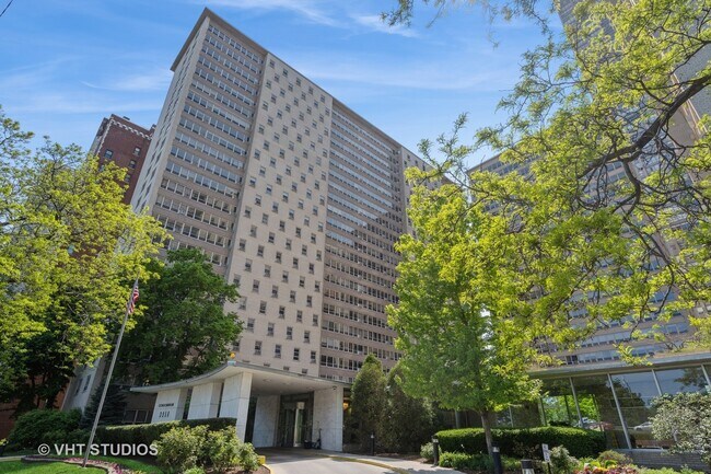 Building Photo - 3950 N Lake Shore Dr