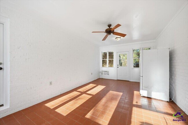 Building Photo - 5056 Wellington Dr