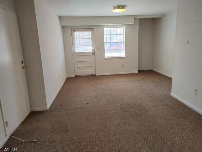 Building Photo - 800 Old Springfield Ave