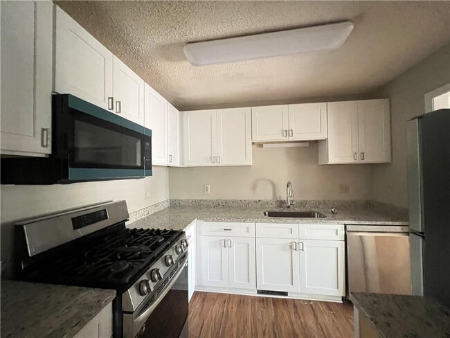 Building Photo - 1145 Country Club Pl