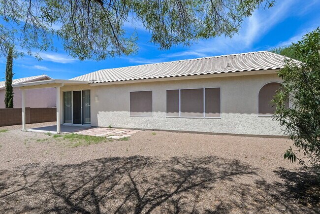 Building Photo - 10132 E Paseo San Bernardo