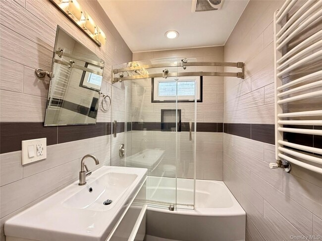 Building Photo - 70-27 65th St