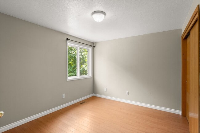Building Photo - West Beaverton, 3 Bedroom, 2.5 Bath on Lar...