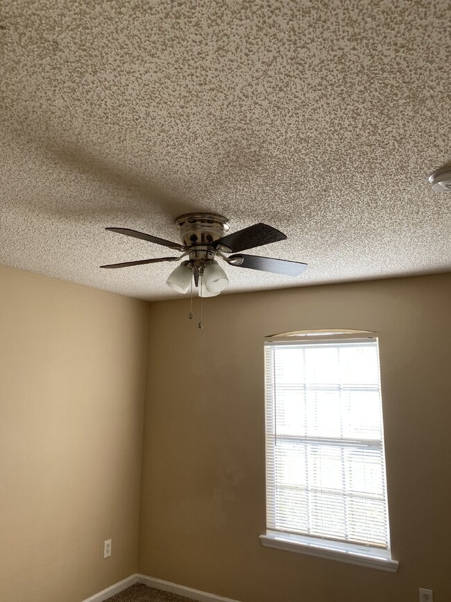 Building Photo - FOR RENT:  Charming 3-Bedroom Home with Sp...